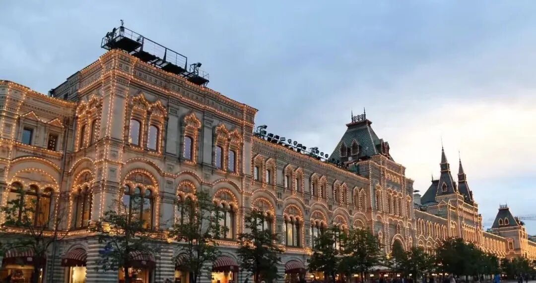 俄罗斯冬季购物调查：消费者平均预算为1.85万卢布，62%优先选购冬季鞋履